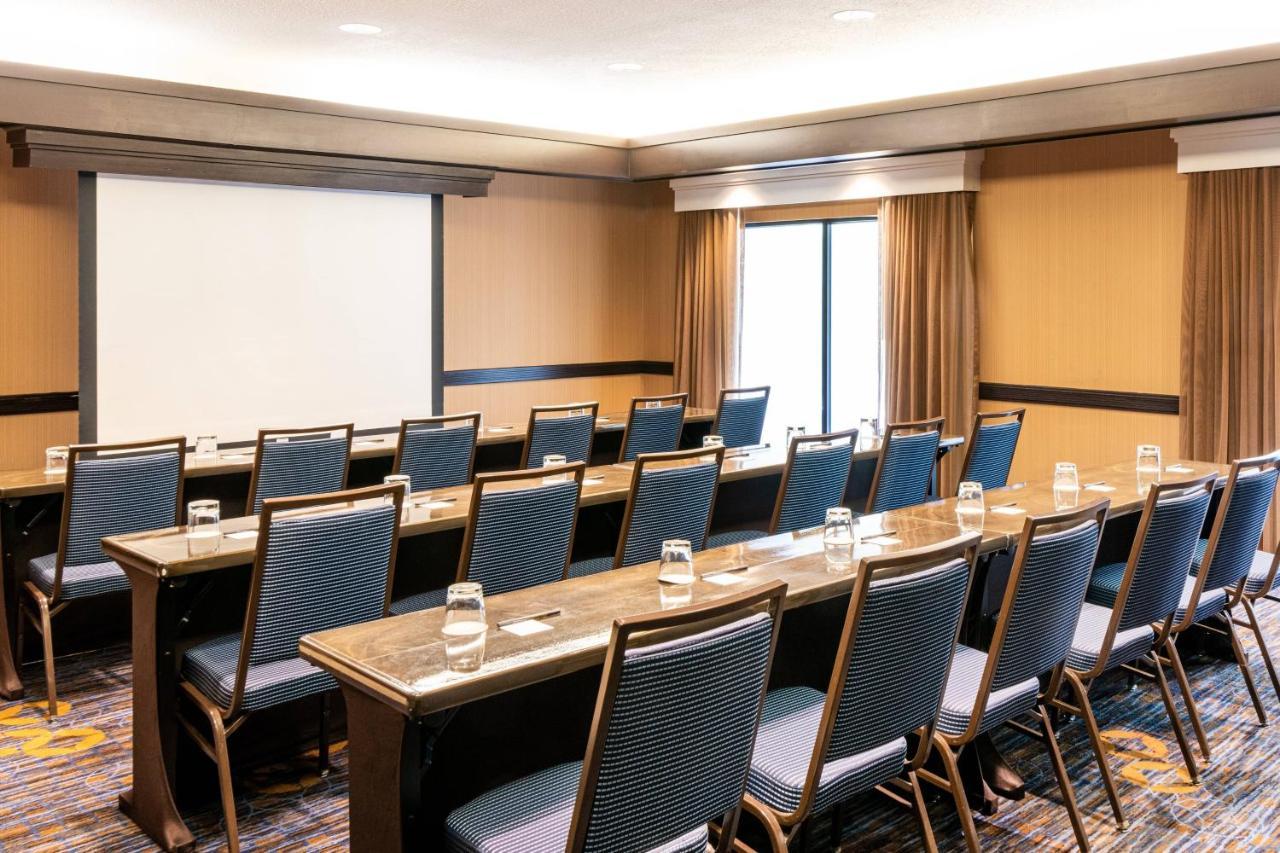Country Inn & Suites By Radisson, Columbus-Edinburgh Buitenkant foto