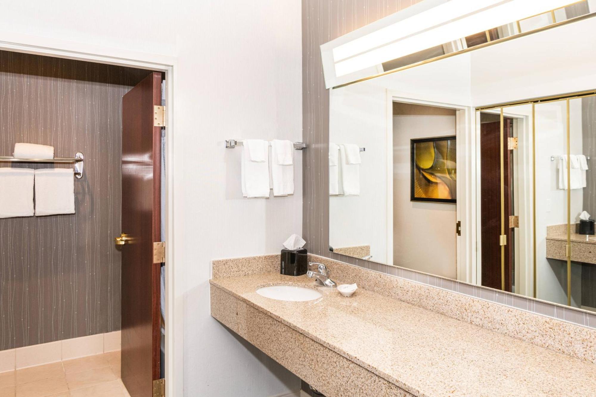 Country Inn & Suites By Radisson, Columbus-Edinburgh Buitenkant foto