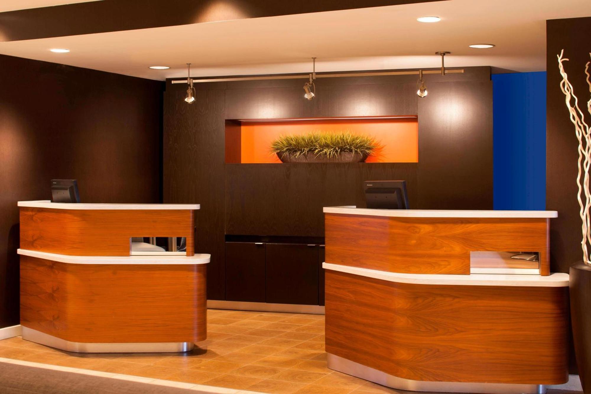Country Inn & Suites By Radisson, Columbus-Edinburgh Buitenkant foto