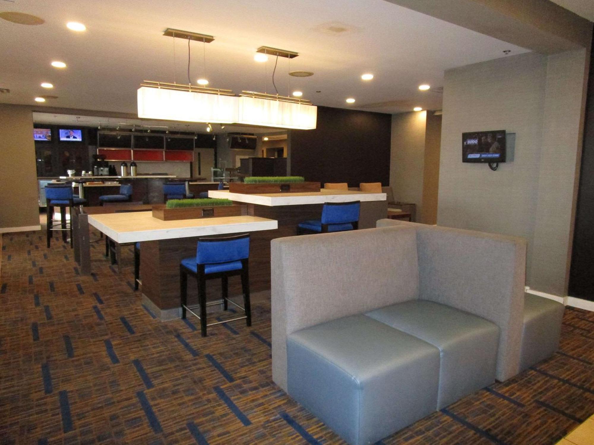 Country Inn & Suites By Radisson, Columbus-Edinburgh Buitenkant foto