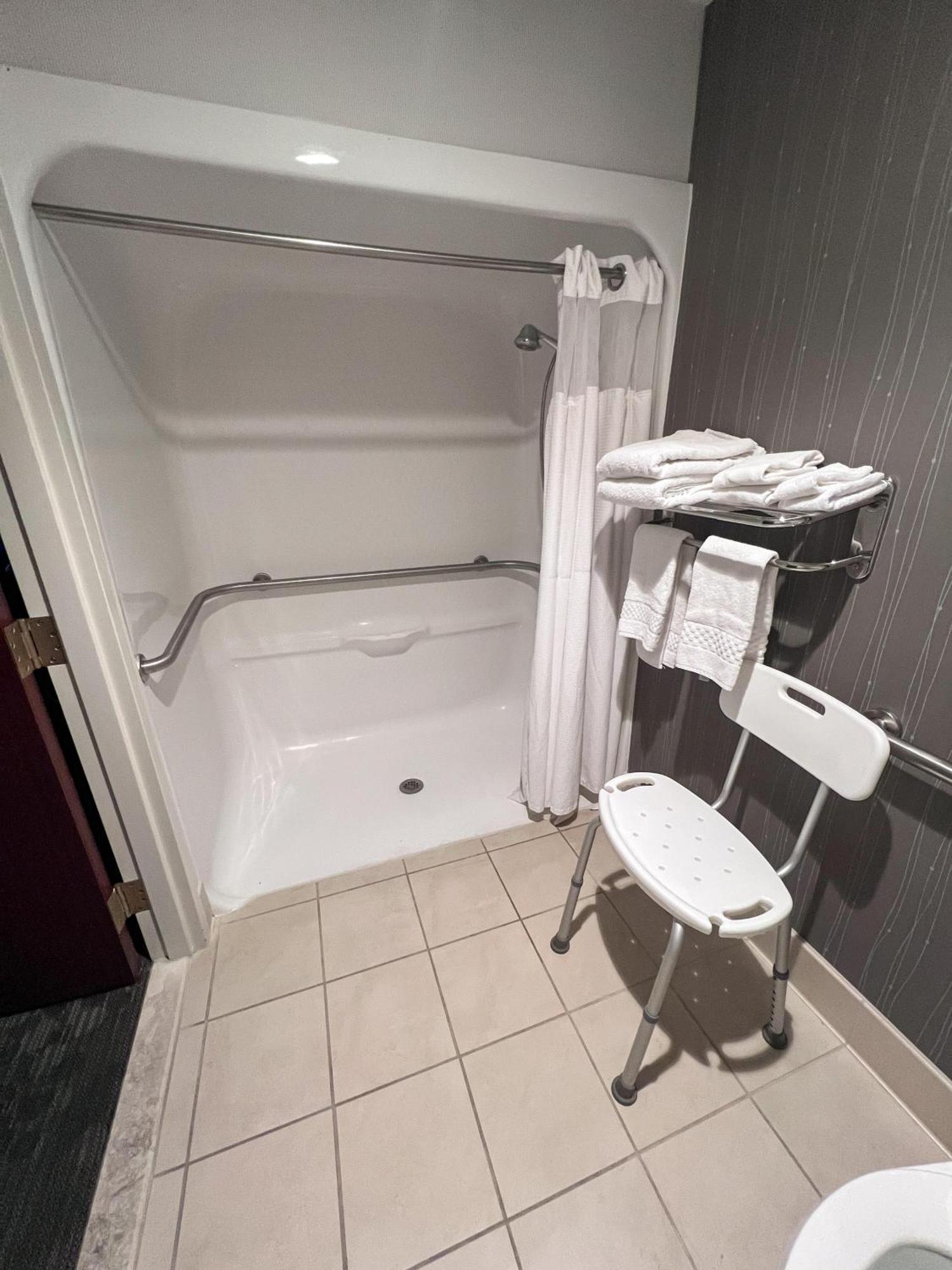 Country Inn & Suites By Radisson, Columbus-Edinburgh Buitenkant foto