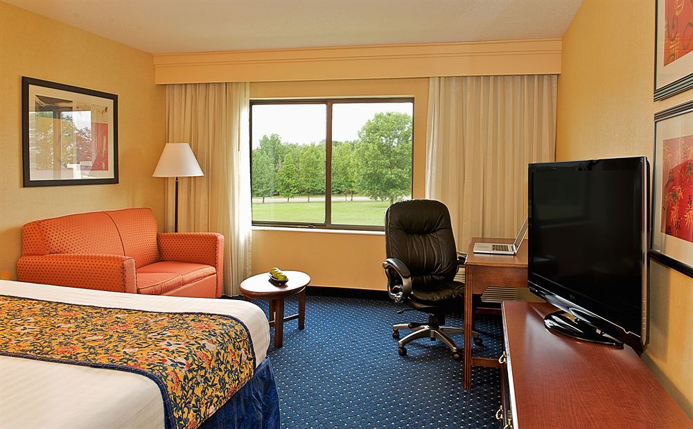 Country Inn & Suites By Radisson, Columbus-Edinburgh Buitenkant foto